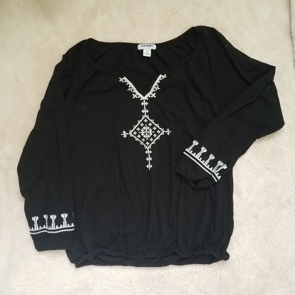 Old navy small black and white top